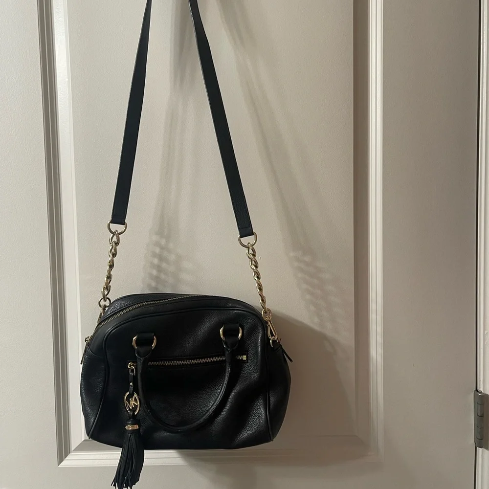 Michael Kors black cross body purse - Picture 1 of 3